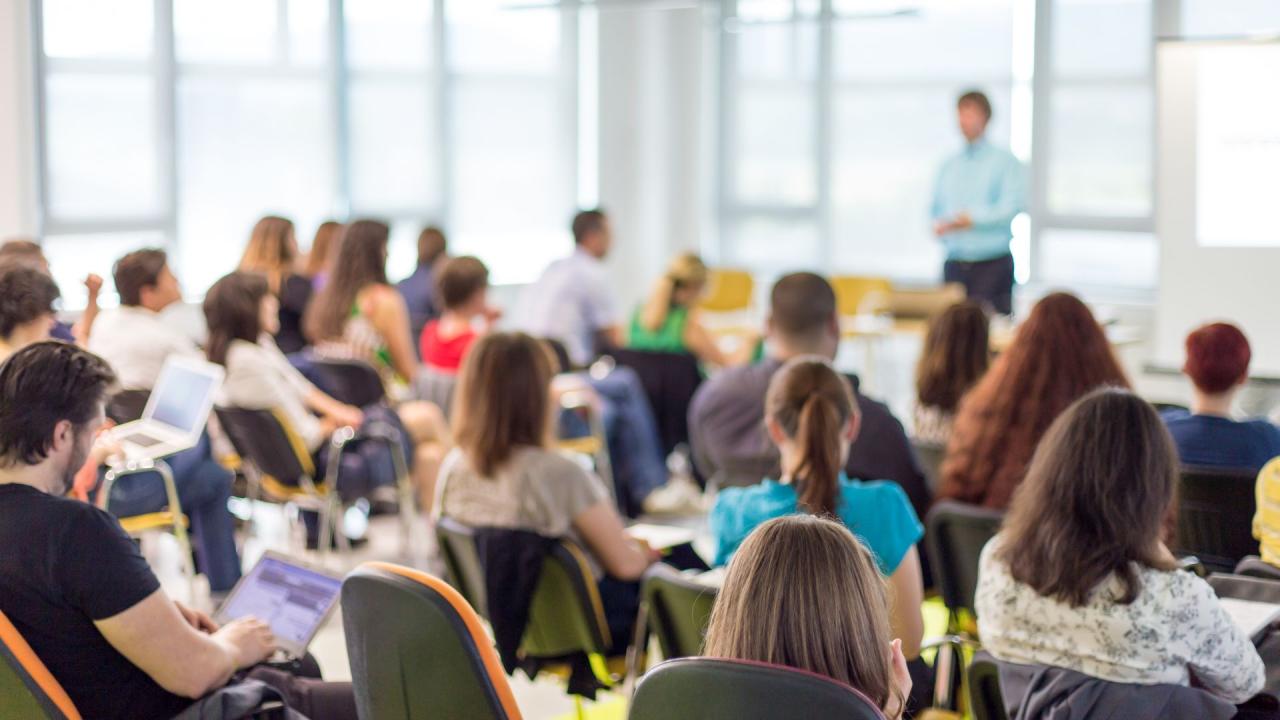 Mahasiswa Dan Penguatan Peran Akademik Di Perguruan Tinggi Indonesia