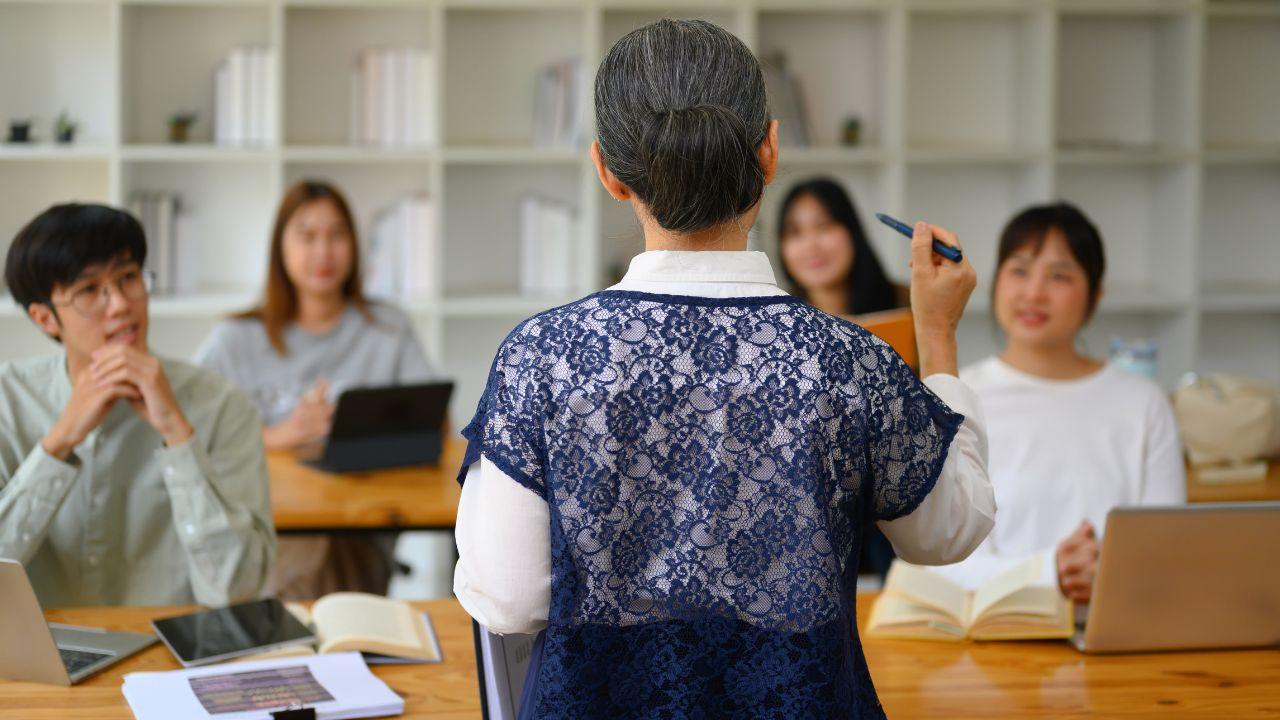 Mahasiswa Dan Budaya Akademik Dalam Kehidupan Universitas Indonesia