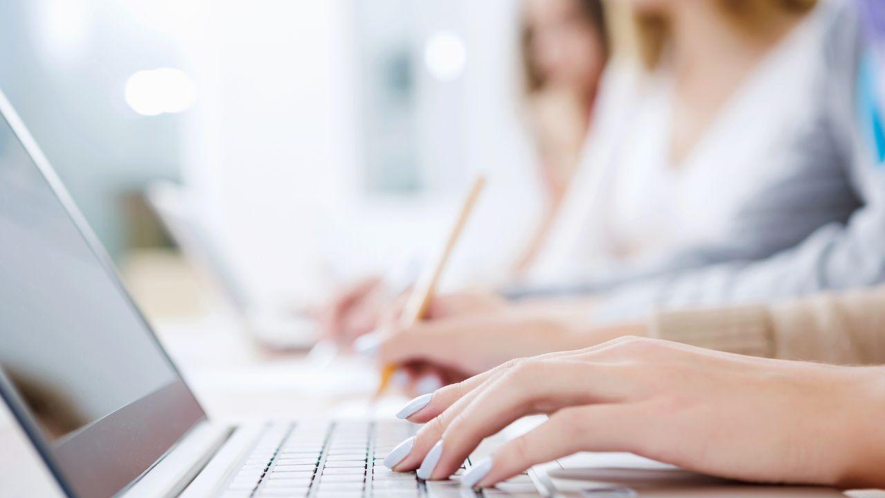 Bertumbuh Di Lingkungan Kampus: Realita Dan Tantangan Kehidupan Mahasiswa Indonesia