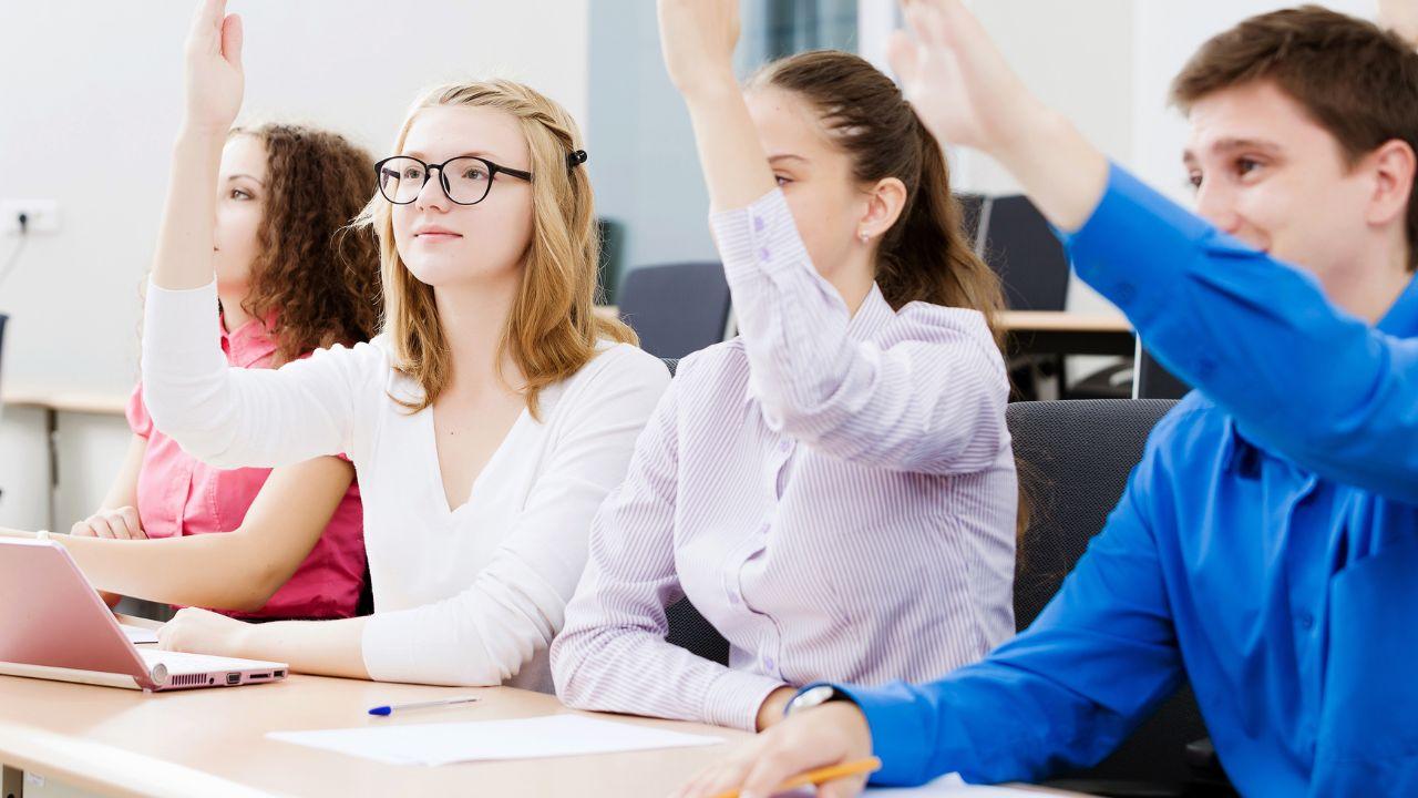 Membentuk Karakter Di Bangku Kuliah: Realita Kehidupan Mahasiswa Indonesia