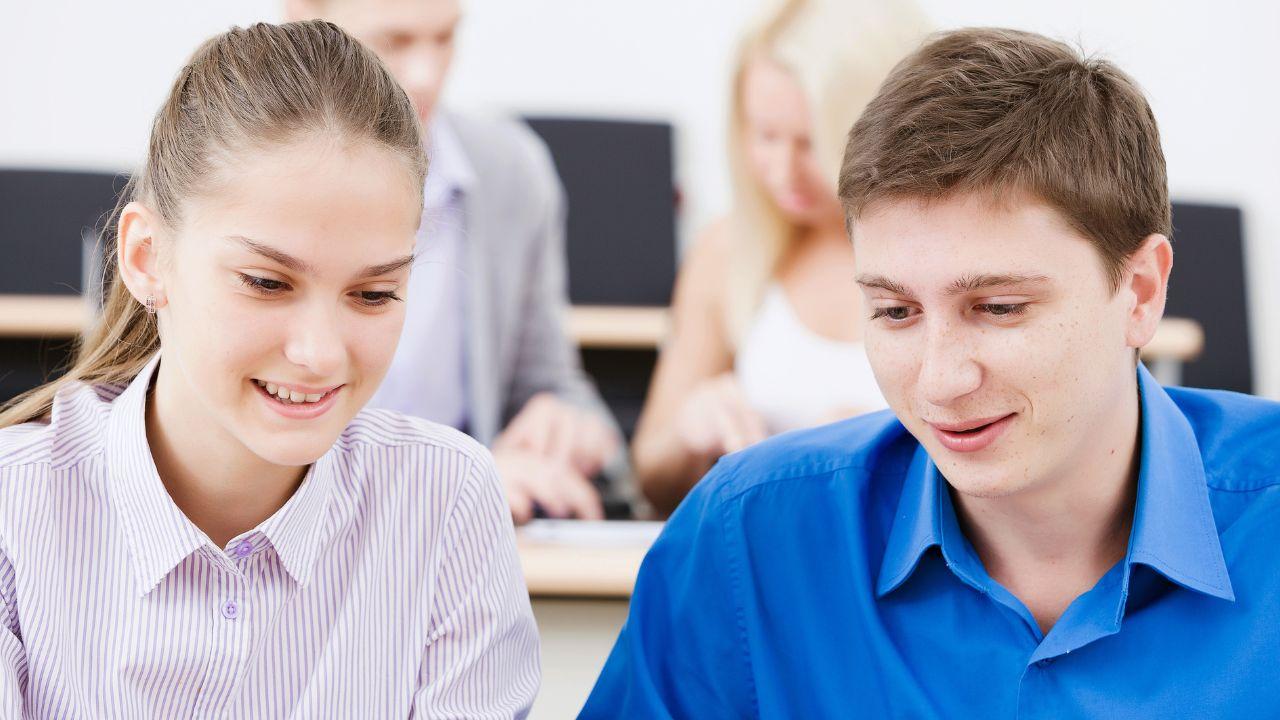 Kehidupan Mahasiswa Indonesia: Menghadapi Tantangan Dan Membangun Keseimbangan