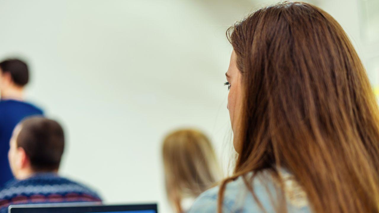 Dari Ruang Kelas Ke Dunia Nyata: Pembentukan Karakter Mahasiswa Indonesia