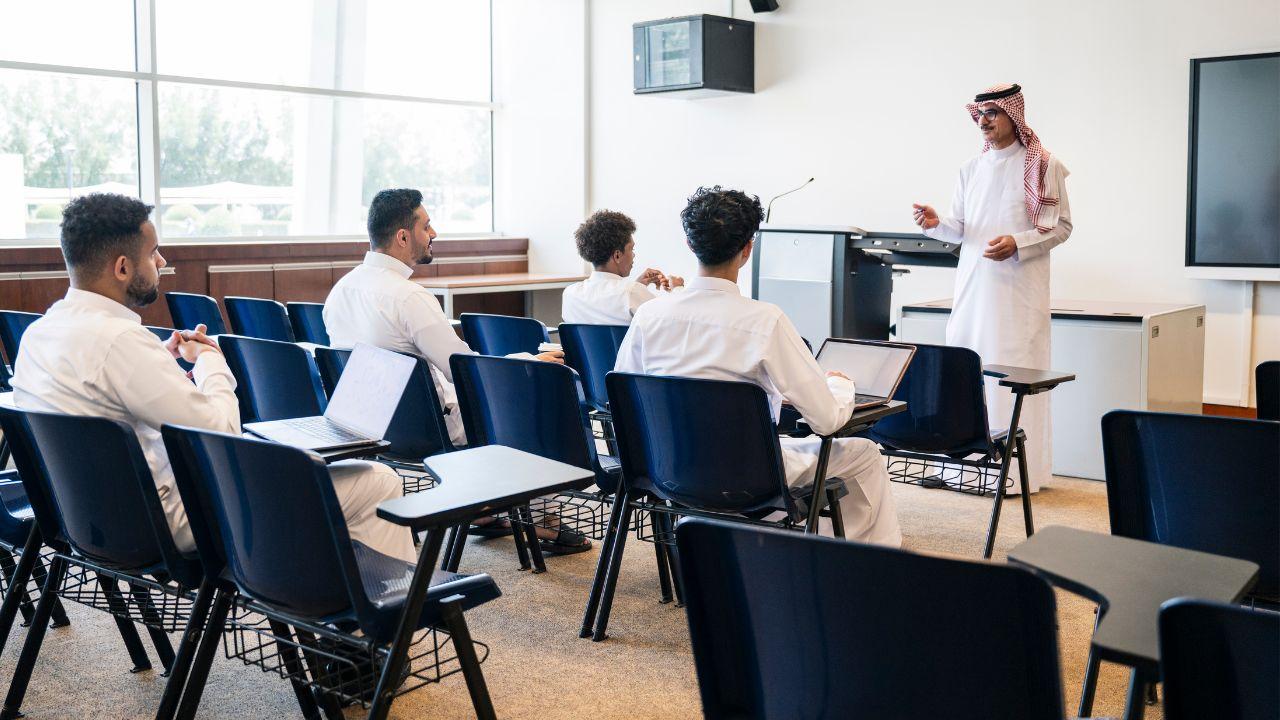 Mahasiswa Sebagai Agen Perubahan: Tantangan Pendidikan Tinggi Dan Kehidupan Kampus Di Indonesia