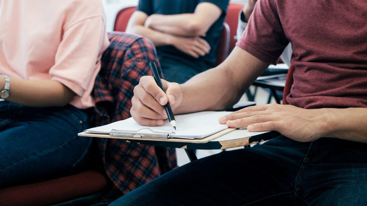 Mahasiswa Dan Transformasi Pendidikan Tinggi Di Indonesia: Dari Ruang Kelas Ke Kehidupan Nyata