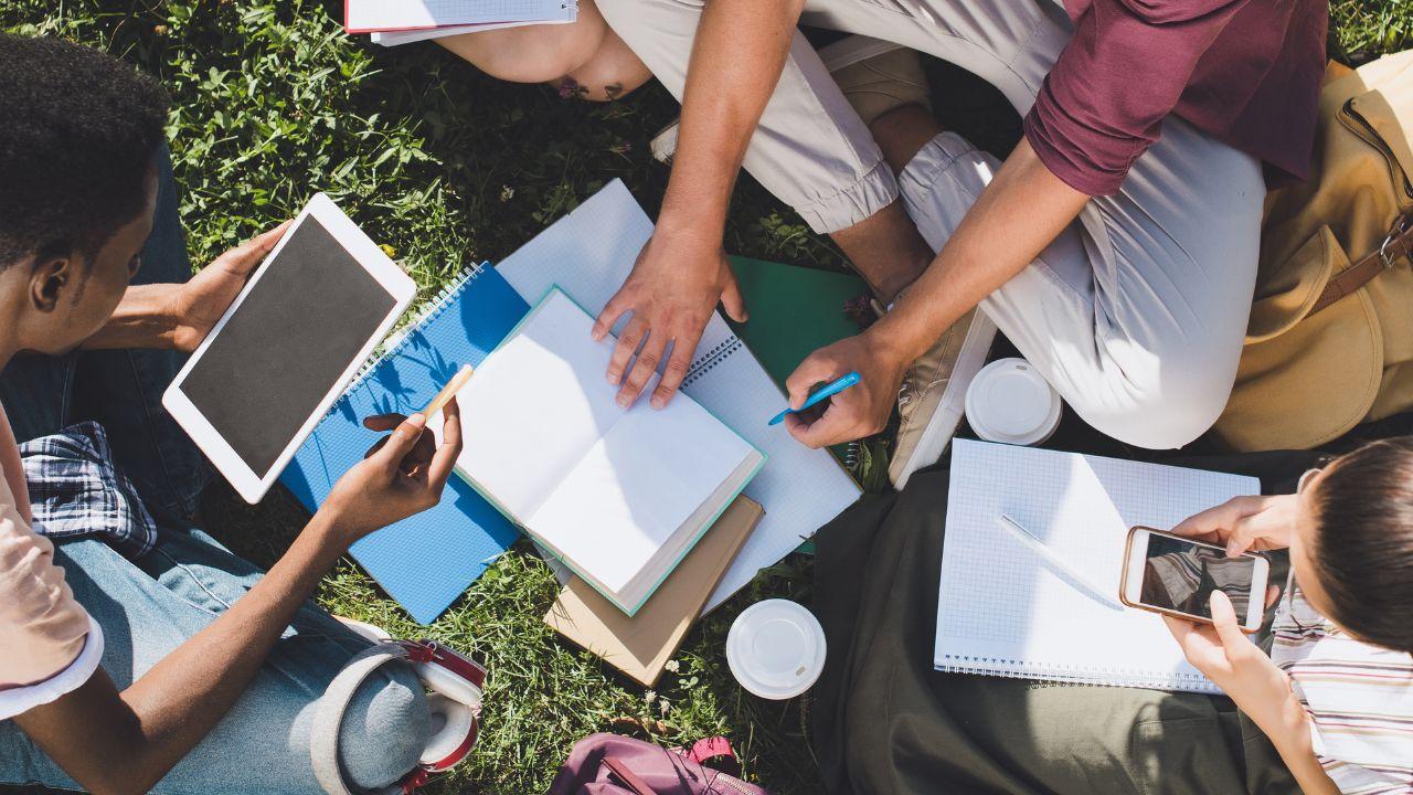 Mahasiswa Dan Peran Strategis Perguruan Tinggi Dalam Mewujudkan Pendidikan Berkualitas