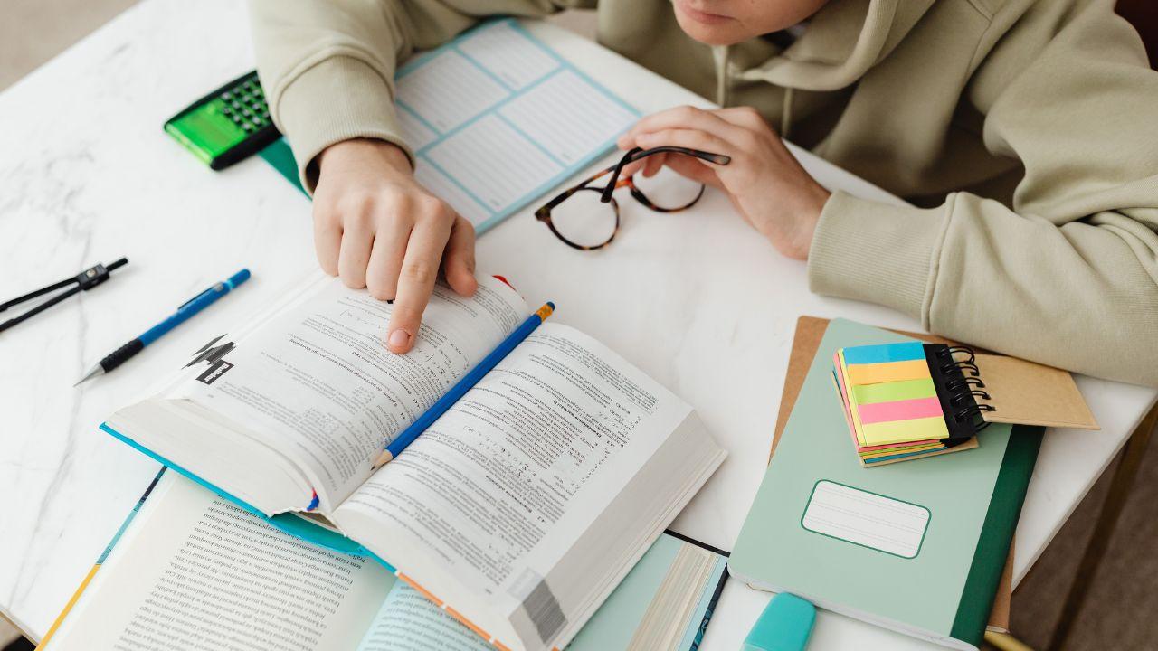 Mahasiswa Dan Tantangan Adaptasi Kurikulum Di Era Perubahan Pendidikan