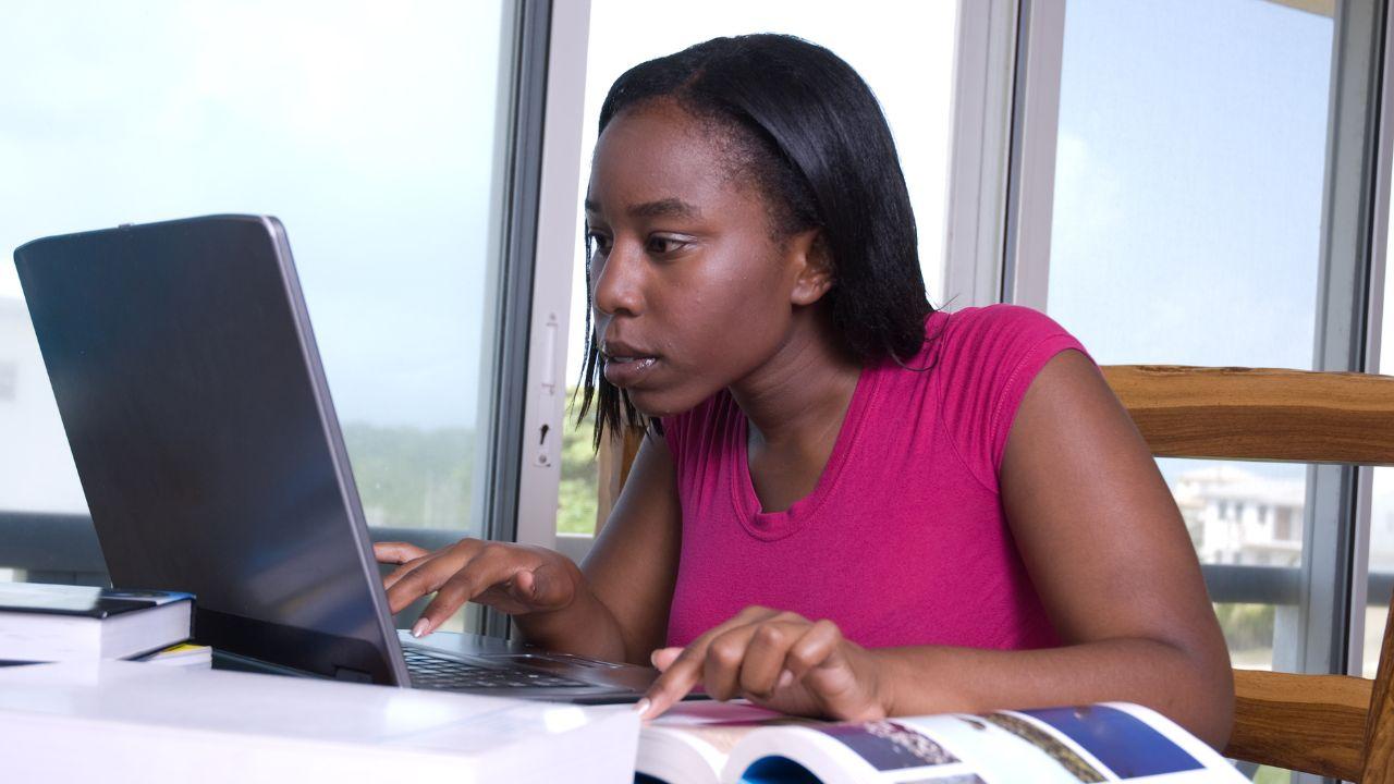 Kehidupan Mahasiswa Di Indonesia: Organisasi, Pergaulan, Kesehatan, Dan Peran Universitas