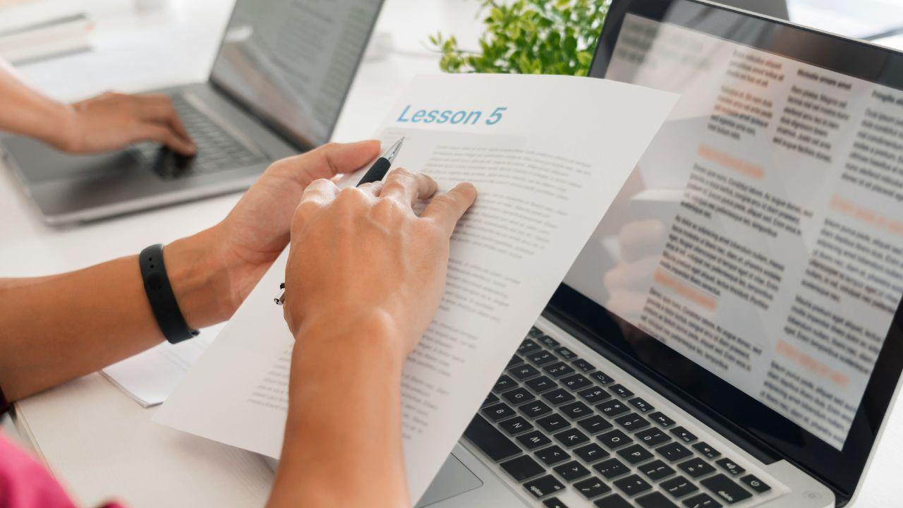 Menjadi Mahasiswa Seutuhnya: Keseimbangan Akademik, Sosial, Dan Kesehatan Di Universitas