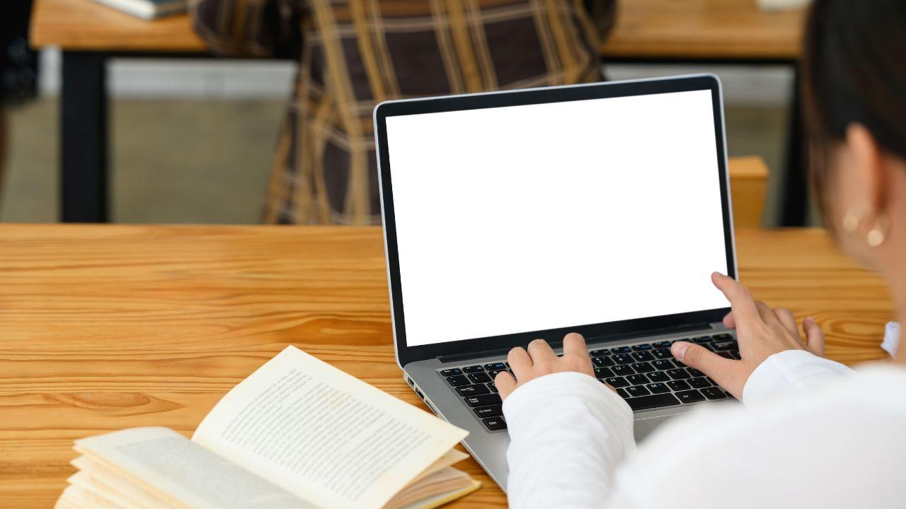 Pendidikan Tinggi Dan Pembentukan Jati Diri Mahasiswa Di Universitas Indonesia