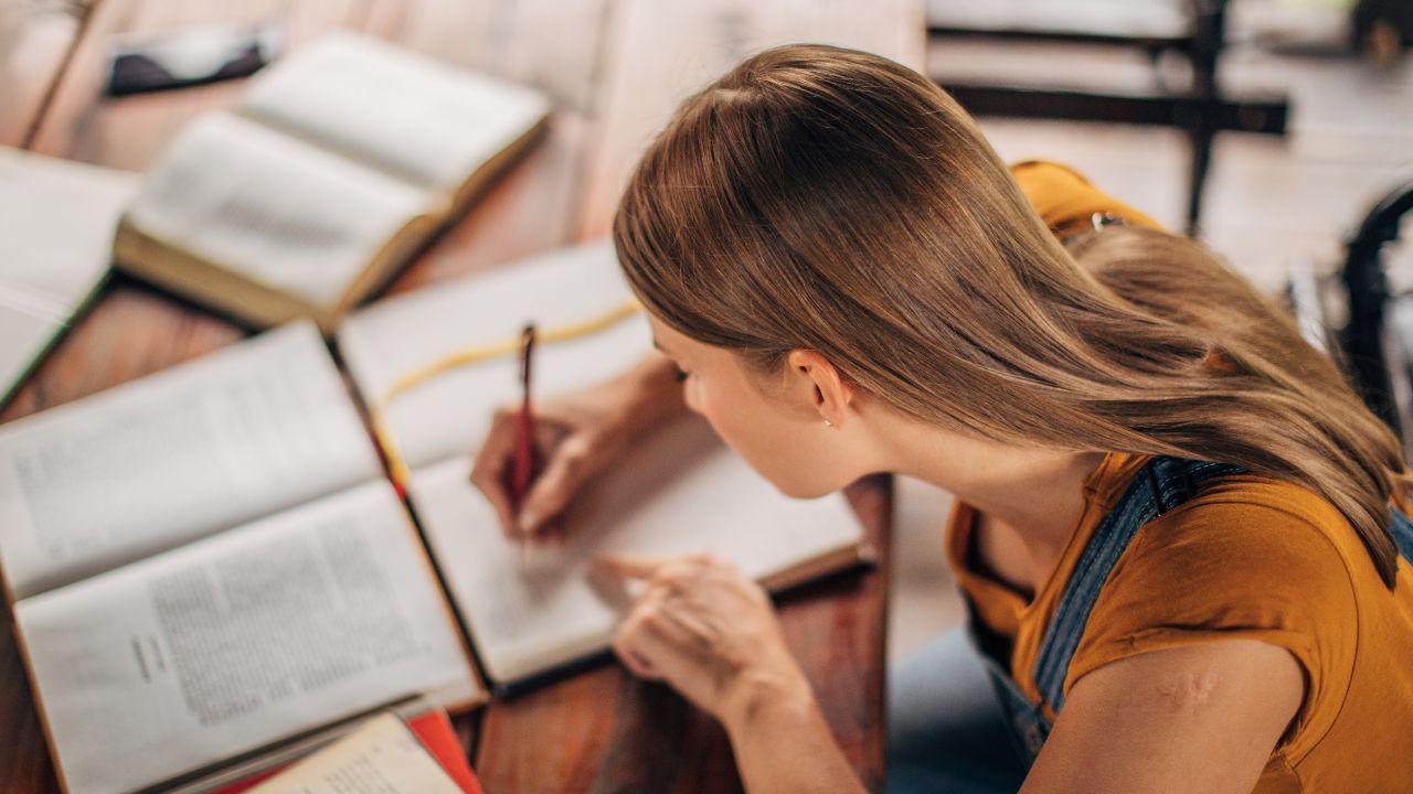 Peran Mahasiswa Dalam Menguatkan Budaya Akademik Dan Pendidikan Inklusif Di Kampus