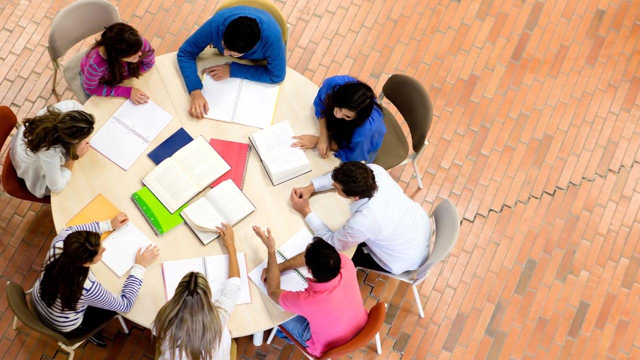 Kurikulum Pendidikan Tinggi Dan Tantangan Mahasiswa Di Era Perubahan Sosial