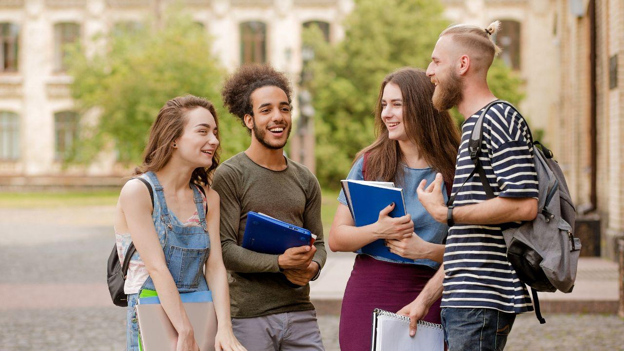 Mahasiswa Dan Budaya Penelitian: Meningkatkan Kualitas Akademik, Nilai, Dan Ketahanan Mental
