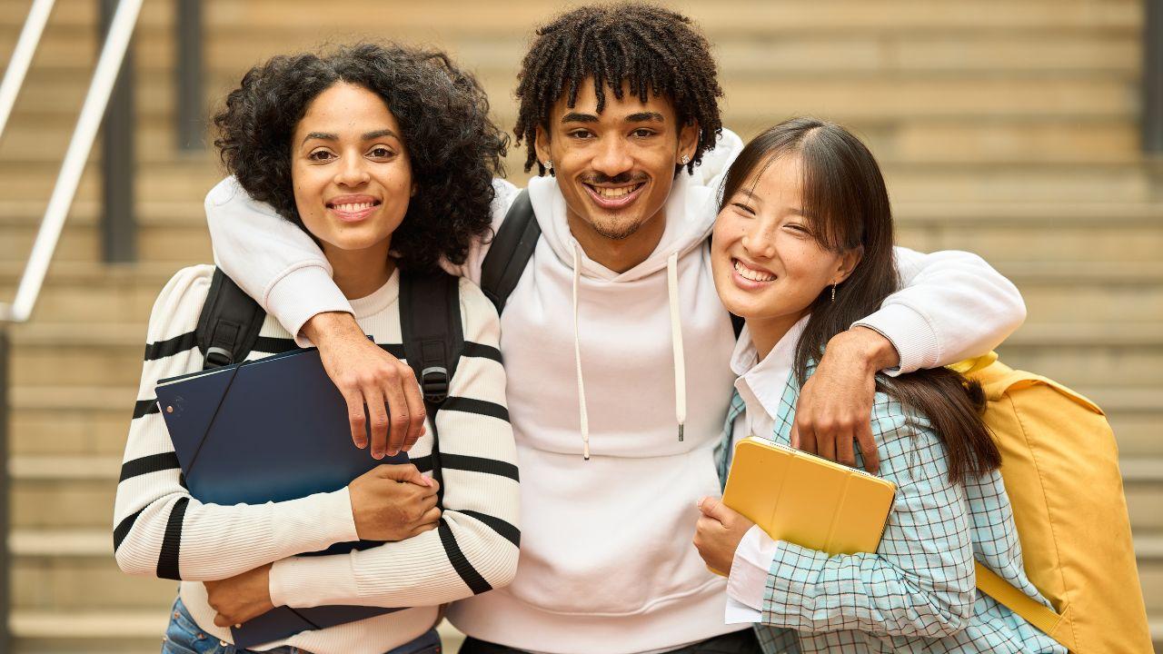 Menjadi Mahasiswa Mandiri: Tantangan Akademik, Nilai, Dan Kesehatan Di Era Perguruan Tinggi