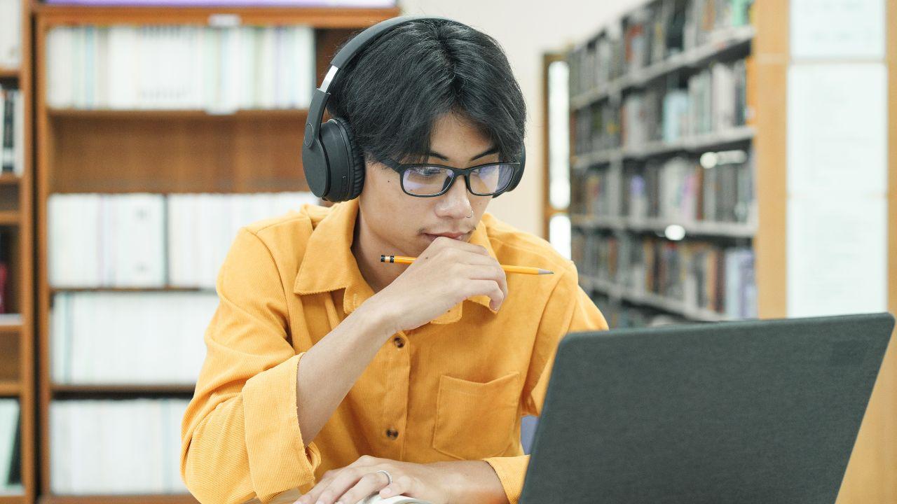 Antara Ideal Dan Realita: Dinamika Kehidupan Mahasiswa Tahun Pertama