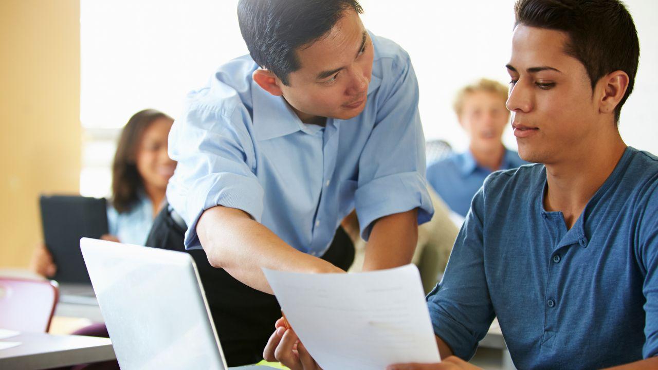 Mahasiswa Dan Identitas Diri: Proses Mencari Jati Diri Di Dunia Kampus