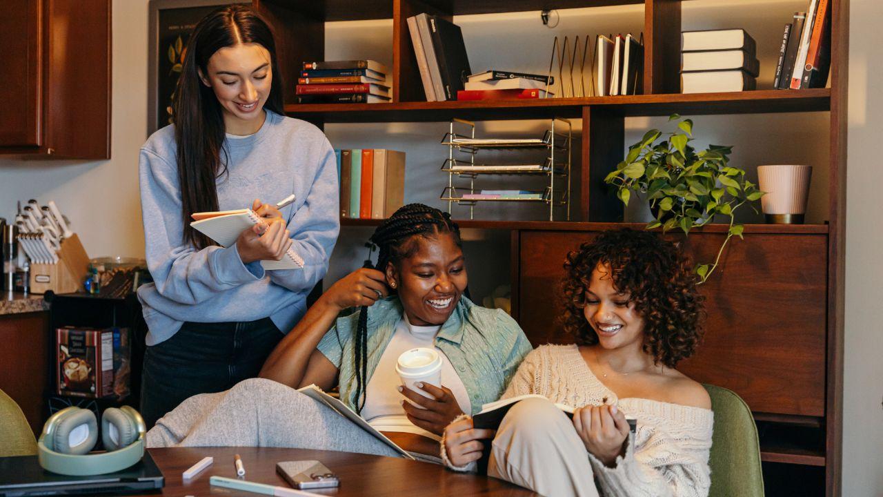Peran Kampus Dalam Membentuk Karakter Dan Nilai Kehidupan Mahasiswa