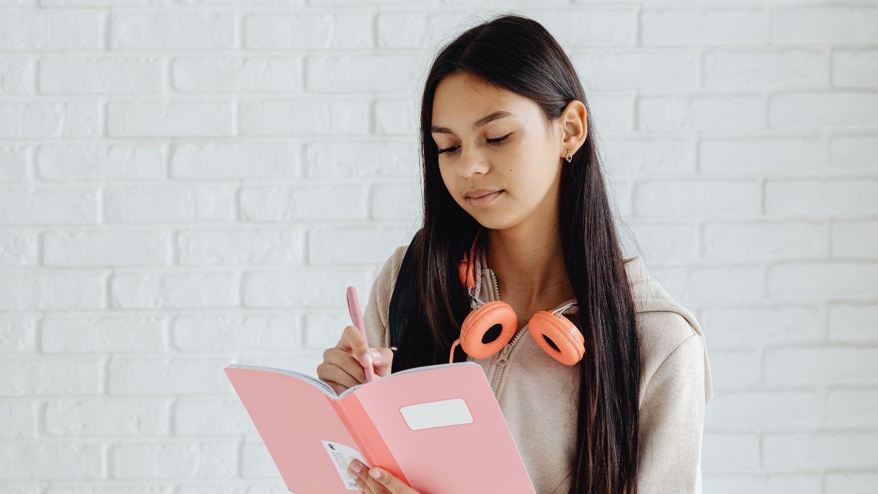 Mahasiswa Indonesia Dan Tantangan Kehidupan Kampus Di Era Modern