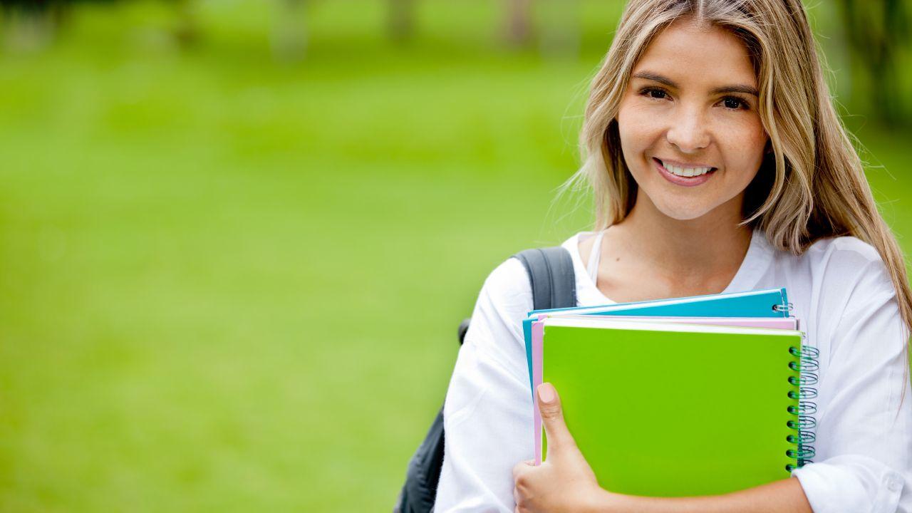 Cerita Kehidupan Mahasiswa Indonesia Di Balik Aktivitas Kampus