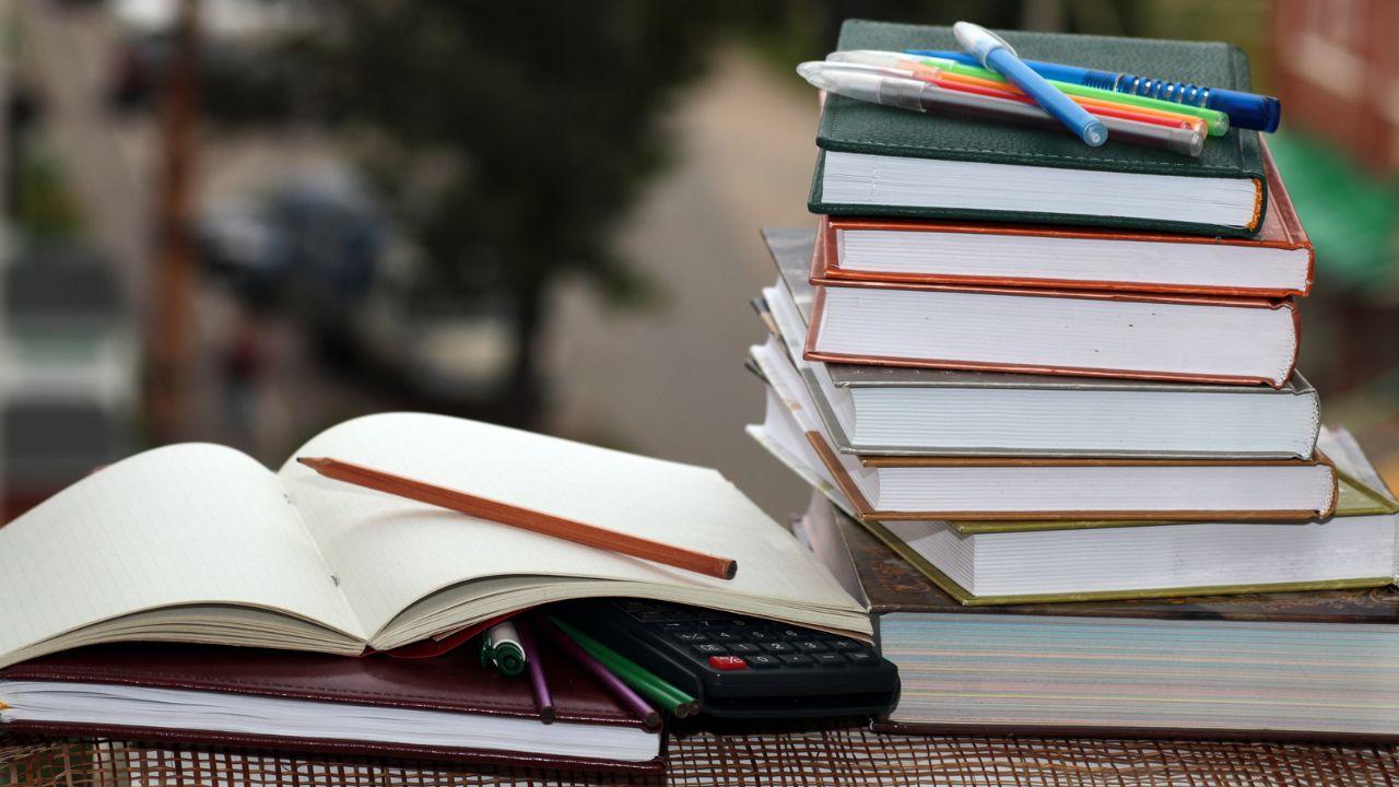 Hubungan Mahasiswa Dan Dosen Dalam Membangun Iklim Akademik Kampus