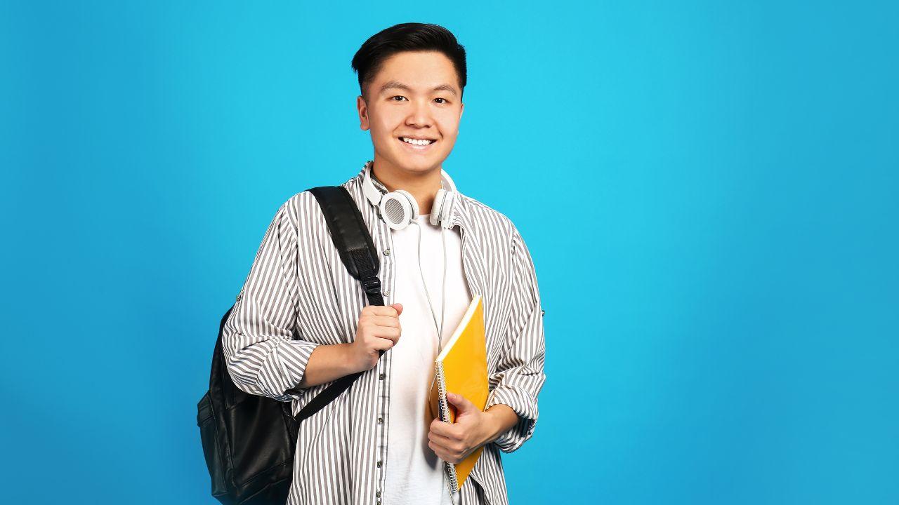 Kehidupan Mahasiswa Di Indonesia: Proses Belajar Di Dalam Dan Luar Kampus