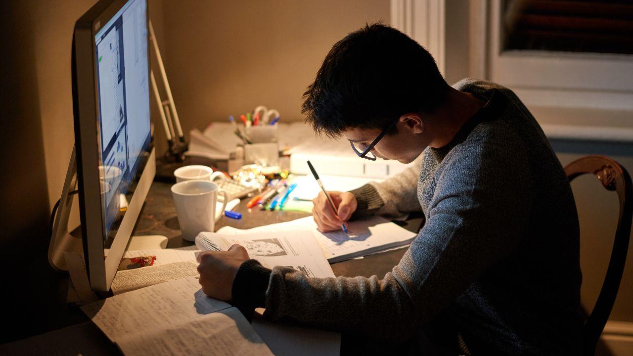 Kehidupan Mahasiswa Indonesia: Menata Masa Depan Melalui Pendidikan Tinggi