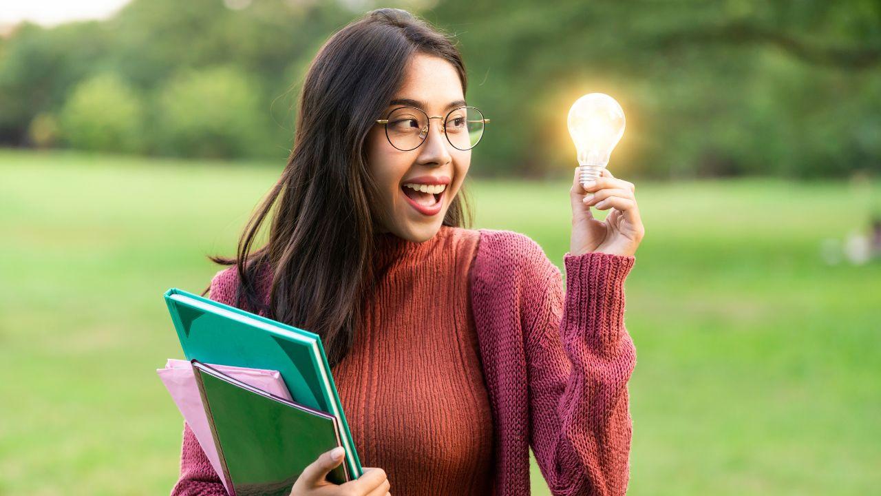 Mahasiswa Indonesia: Menghadapi Tantangan Akademik Dan Kehidupan Sosial