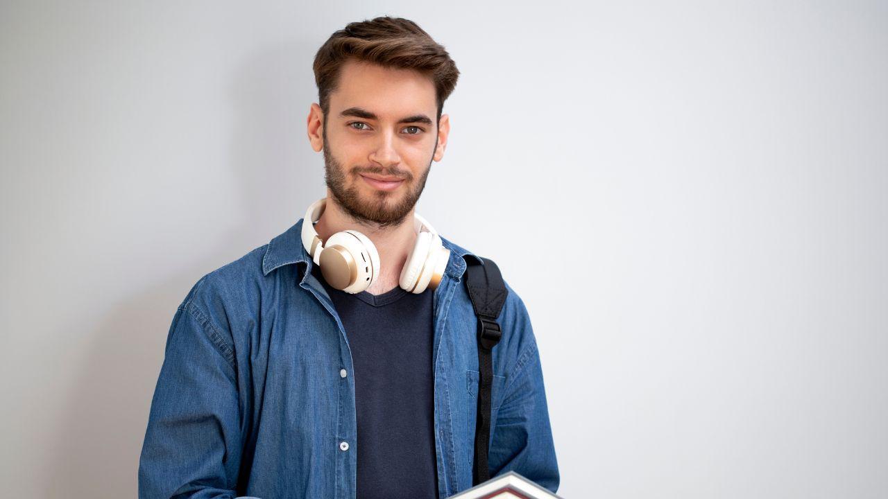 Mahasiswa Indonesia: Mengembangkan Diri Melalui Kampus Dan Kehidupan Kos