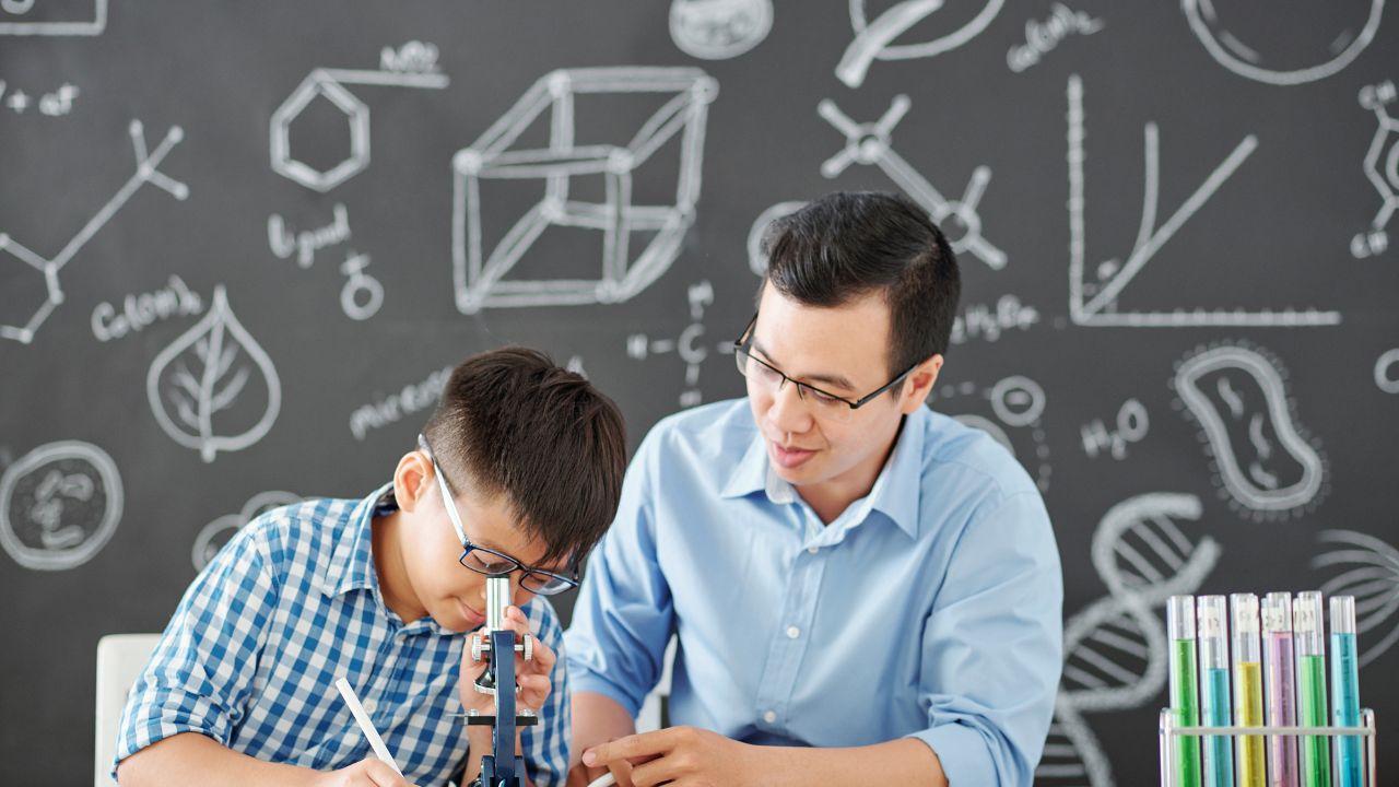 Mahasiswa Indonesia Di Era Modern: Antara Ruang Kelas Dan Realitas Kehidupan