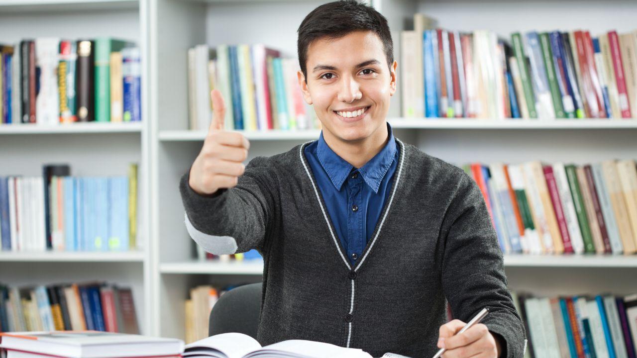 Dinamika Mahasiswa Indonesia: Antara Pendidikan Tinggi Dan Kehidupan Nyata