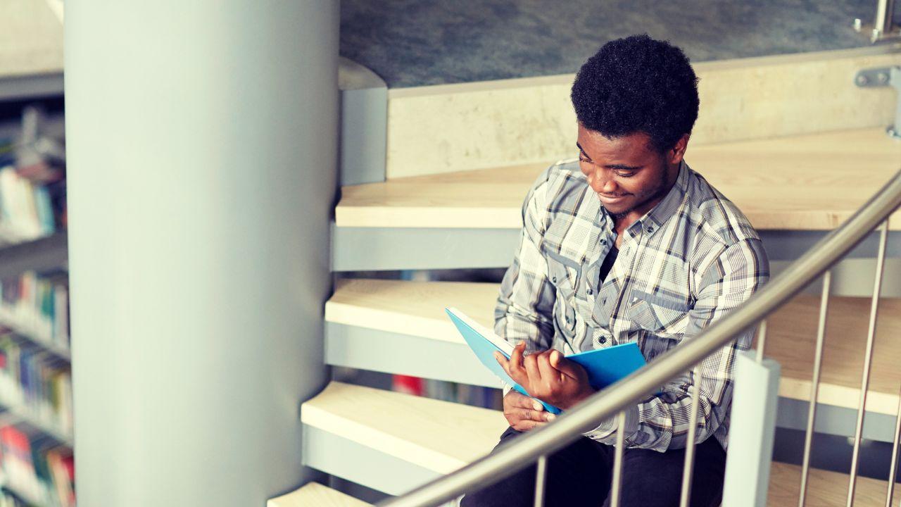 Kehidupan Mahasiswa Di Indonesia: Perjalanan Akademik Dalam Lingkungan Yang Beragam