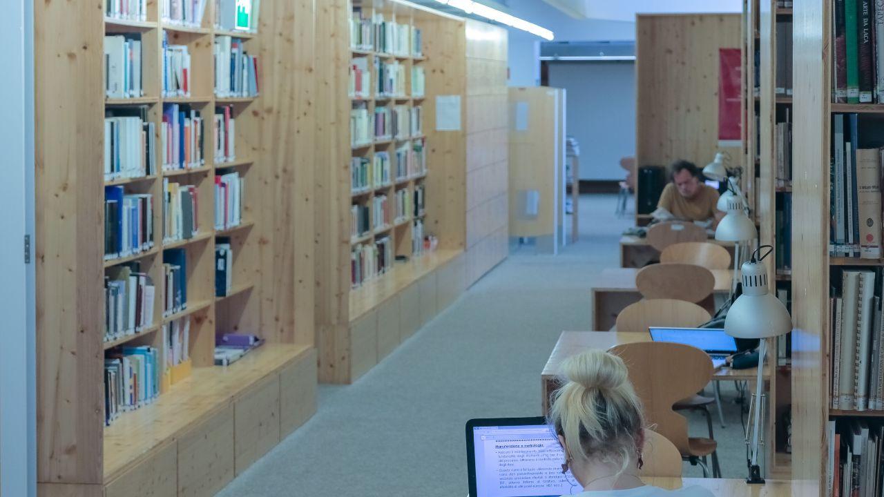 Dinamika Kehidupan Mahasiswa Indonesia Dalam Lingkungan Akademik Dan Sosial