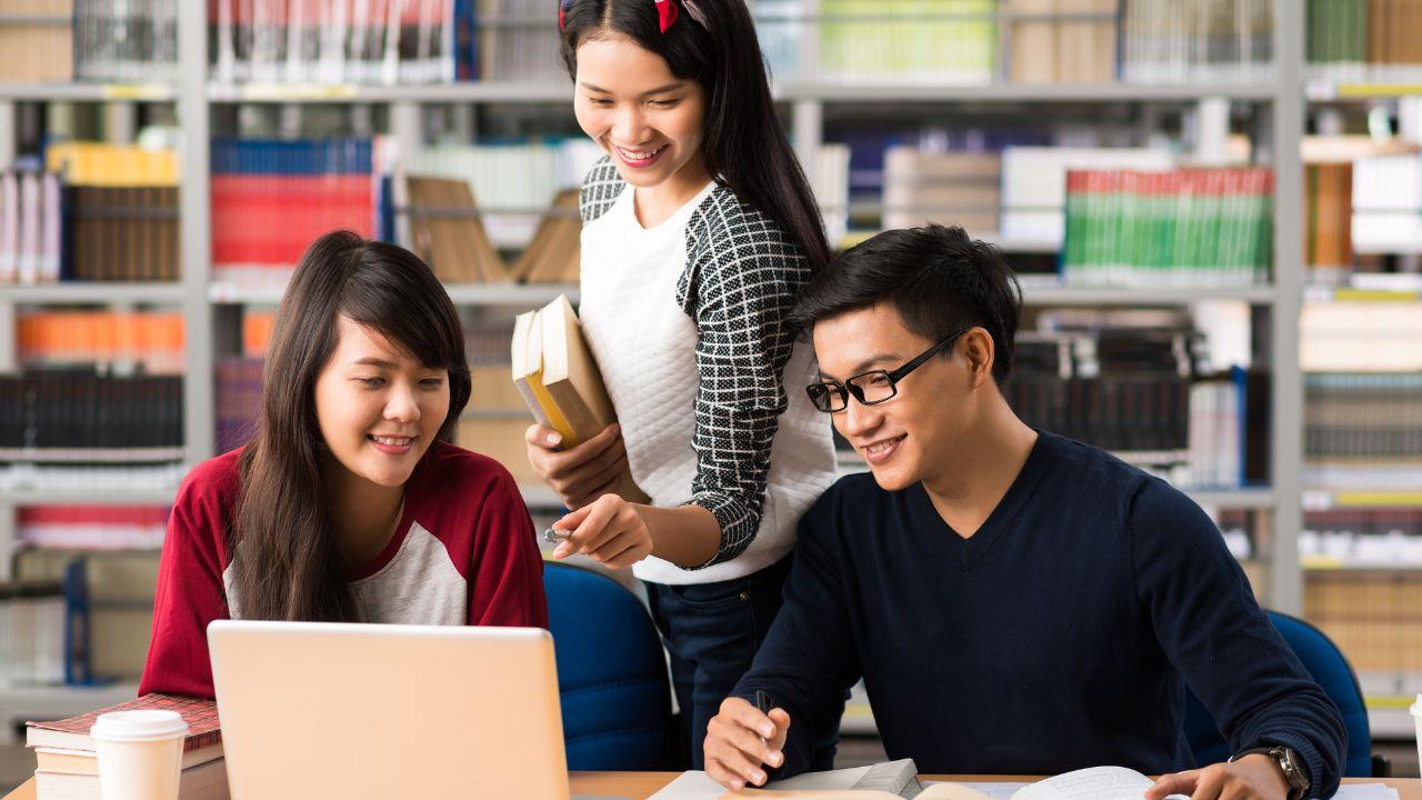 Peran Kampus Dalam Membentuk Kemandirian Dan Disiplin Mahasiswa Indonesia