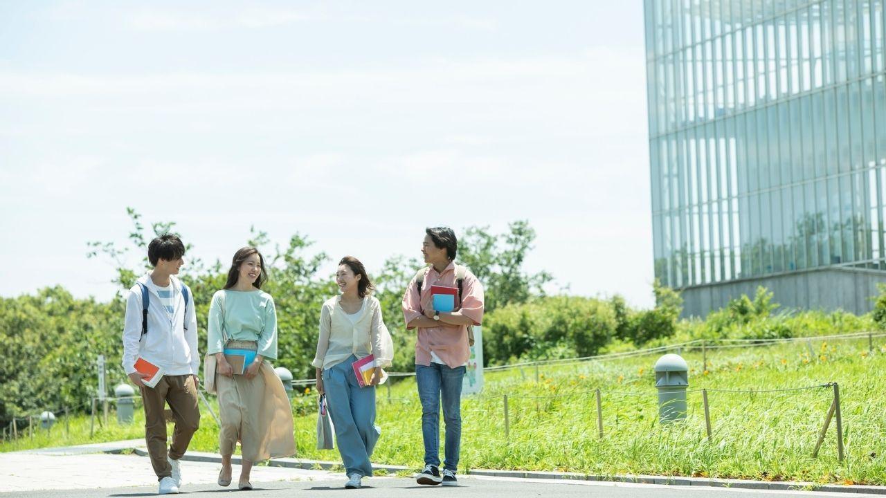 Mahasiswa Dan Tantangan Menjaga Keseimbangan Hidup Antara Akademik Dan Pribadi