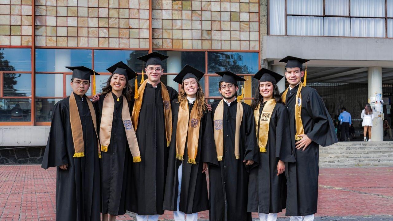 Kehidupan Mahasiswa Di Indonesia Sebagai Proses Pembentukan Sikap Dan Nilai Sosial