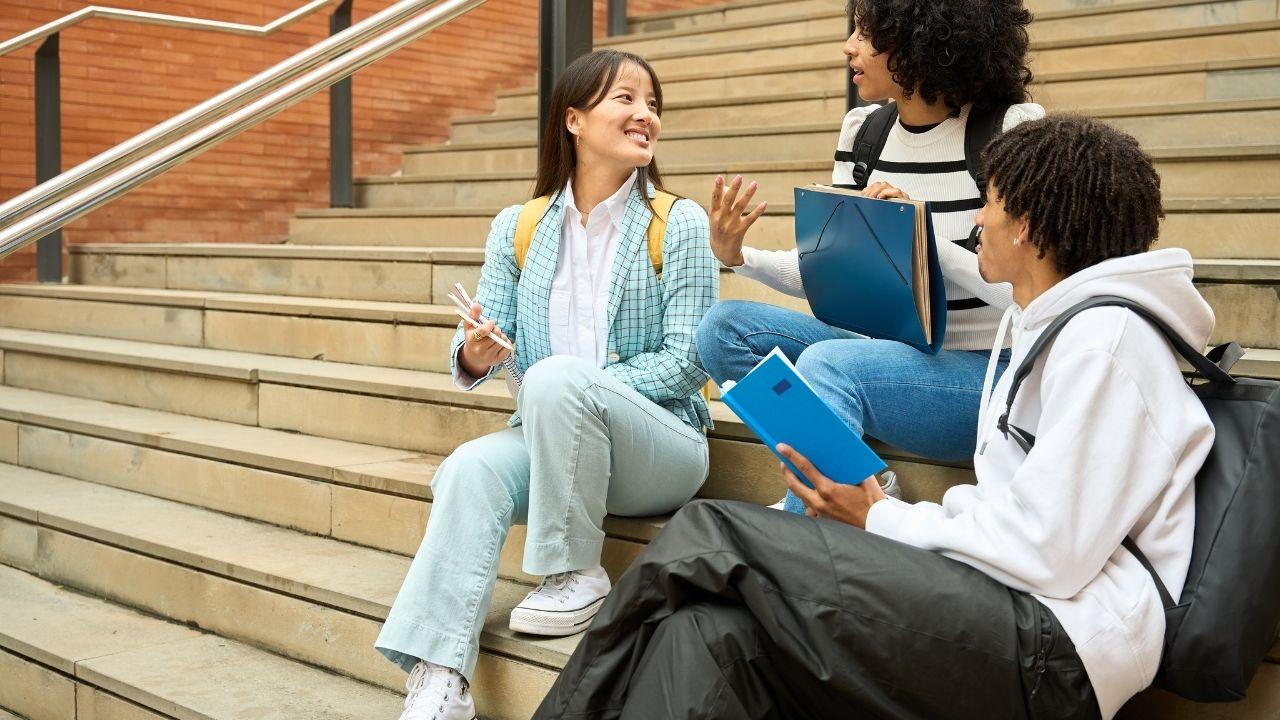 Peran Kehidupan Kos Dan Kampus Dalam Pembentukan Karakter Mahasiswa Indonesia