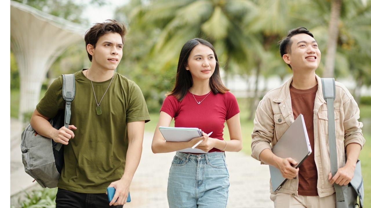 Kehidupan Mahasiswa Indonesia Sebagai Proses Pembelajaran Sosial Dan Kemandirian