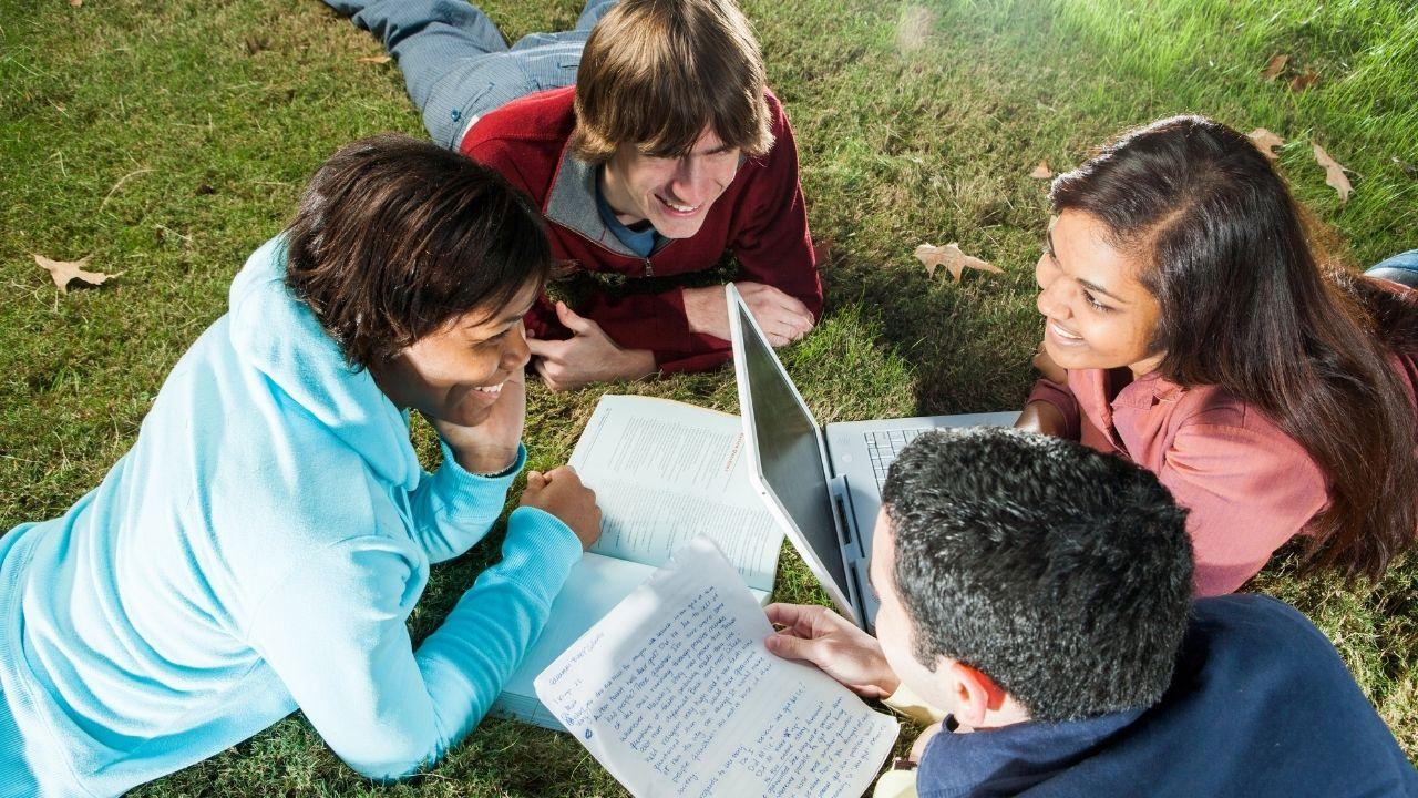 Kehidupan Mahasiswa Indonesia Dan Pembelajaran Nilai Tanggung Jawab Sosial