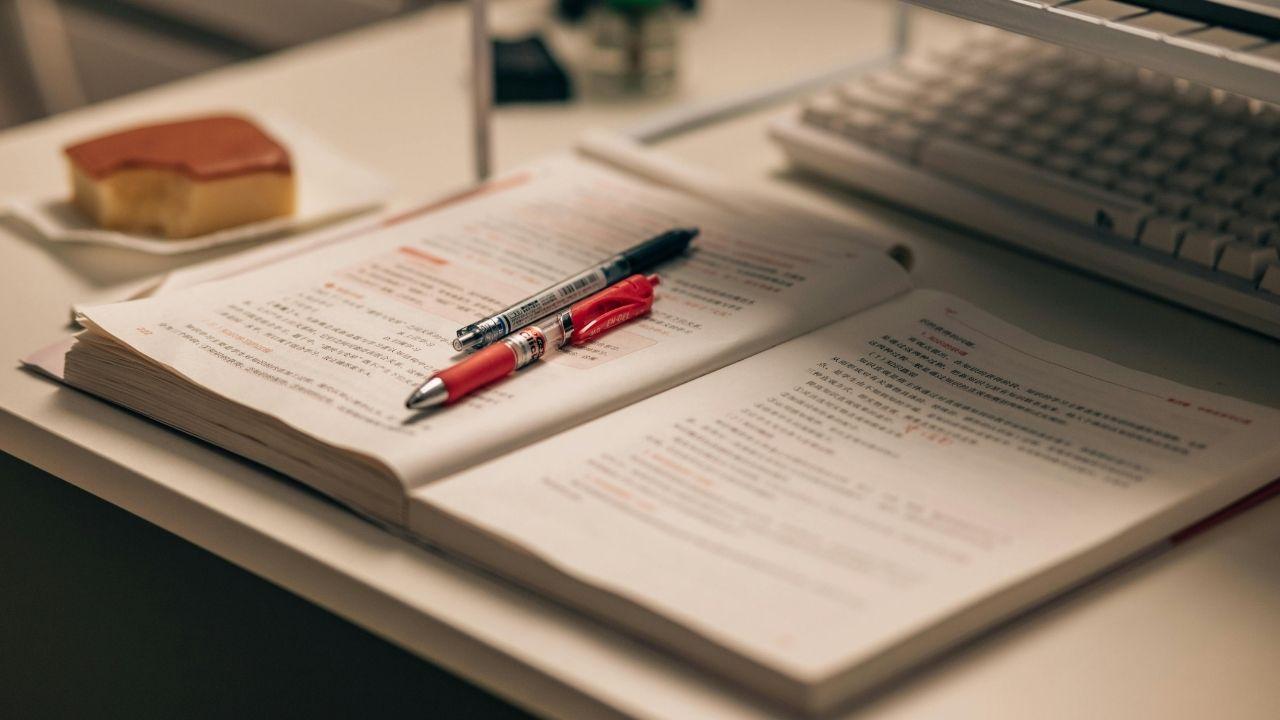 Tantangan Ekonomi Dalam Kehidupan Mahasiswa Indonesia