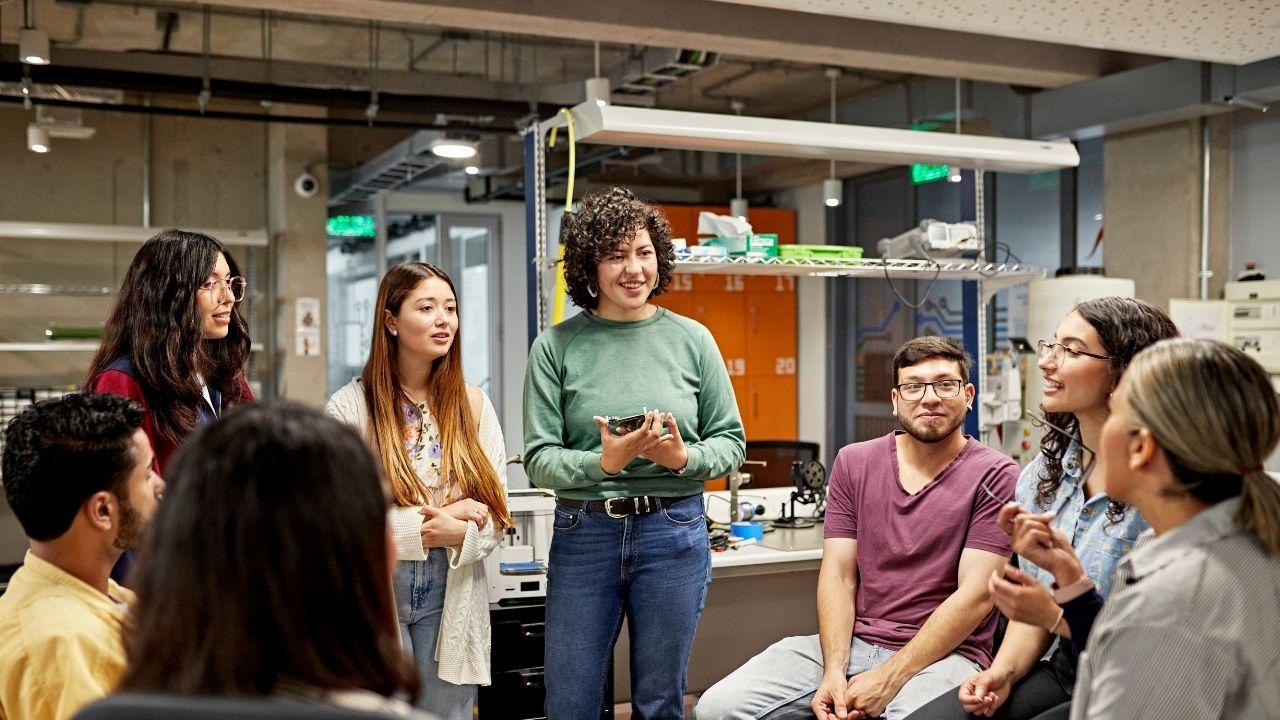 Mahasiswa Dan Manajemen Proyek Kreatif: Mengasah Kemampuan Praktis Di Kampus