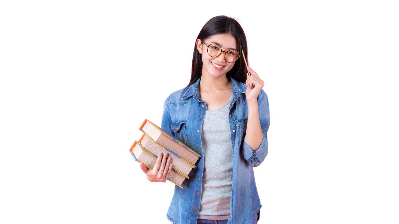 Kehidupan Akademik Mahasiswa Indonesia: Antara Tugas, Prestasi, Dan Pengembangan Diri