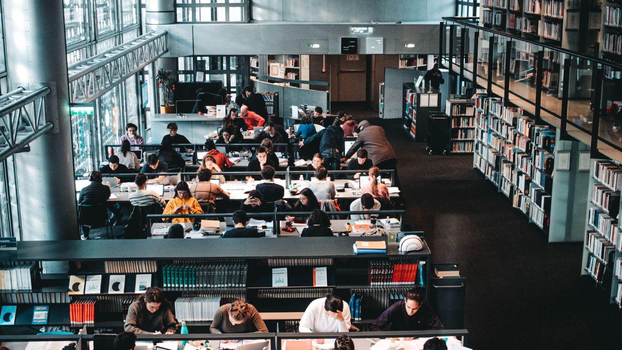 Mahasiswa Indonesia Dan Etika Akademik: Membangun Integritas Di Lingkungan Perguruan Tinggi