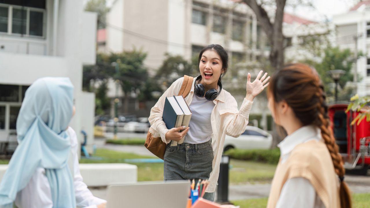 Kehidupan Mahasiswa Di Indonesia Dalam Menghadapi Dinamika Dunia Kampus