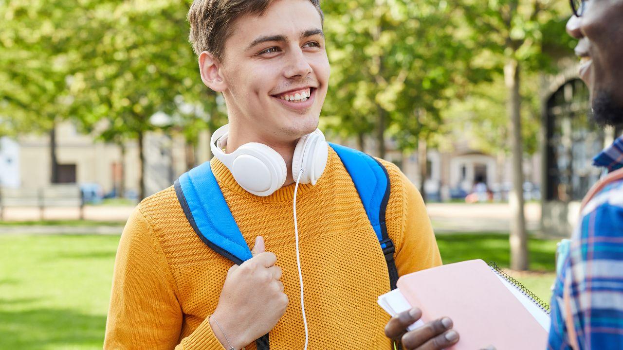 Mahasiswa Indonesia Dan Proses Pembentukan Identitas Di Perguruan Tinggi