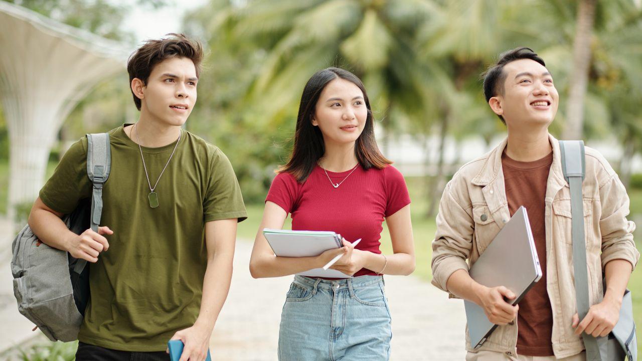 Kehidupan Mahasiswa Di Indonesia Sebagai Sarana Pengembangan Potensi Diri
