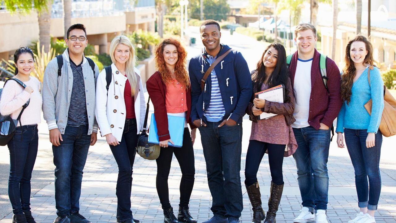 Kehidupan Mahasiswa Di Indonesia Dalam Menumbuhkan Kemandirian Dan Tanggung Jawab