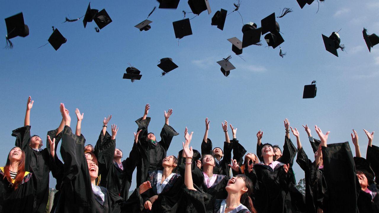 Dinamika Kehidupan Mahasiswa Di Indonesia: Organisasi, Pergaulan, Kesehatan, Dan Ragam Prodi