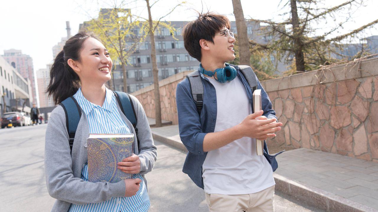 Kesehatan Mental Mahasiswa Indonesia Dan Tantangan Kehidupan Kampus