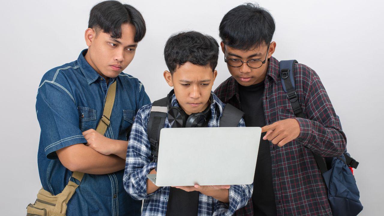Kehidupan Mahasiswa Indonesia Di Tengah Ragam Budaya Dan Lingkungan Kampus