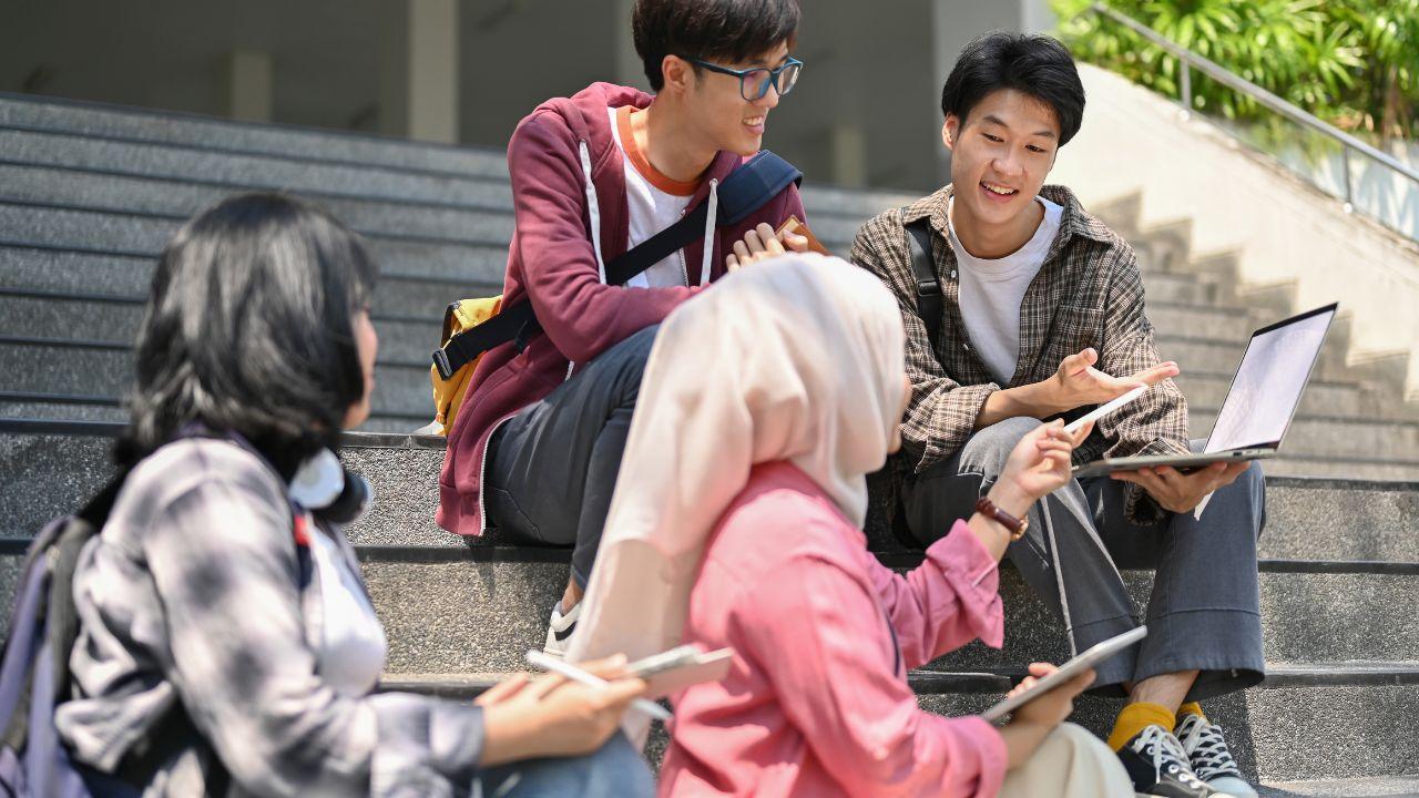 Peran Dosen Dalam Menciptakan Lingkungan Akademik Yang Sehat Dan Produktif