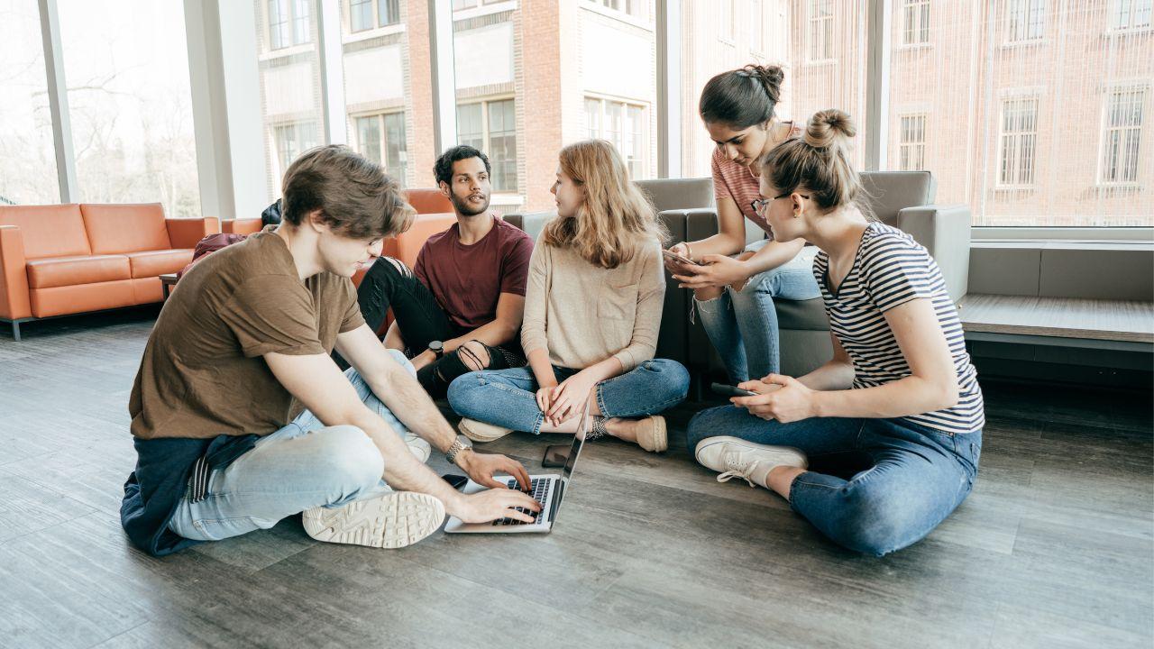 Peran Universitas Dalam Menciptakan Lingkungan Kampus Yang Mendukung Mahasiswa